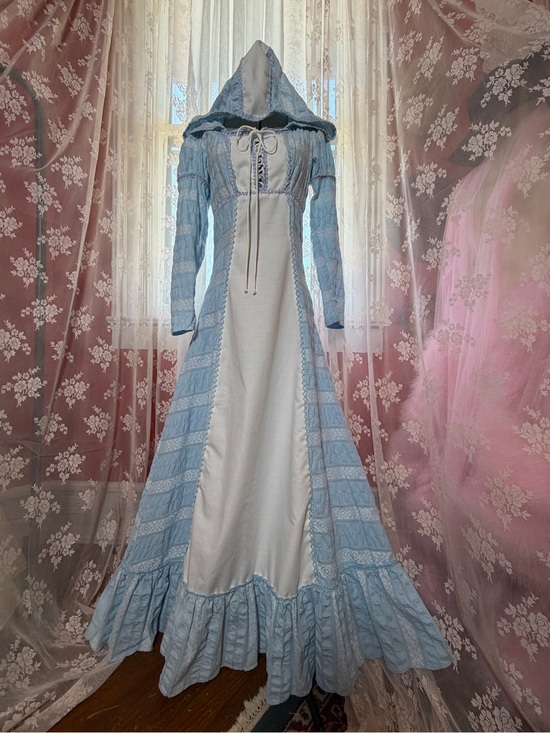 Gunne Sax Dresses & Skirts - Rare White Label Gunne Sax Blue and White Hood with Blue and Pink Trim, 7